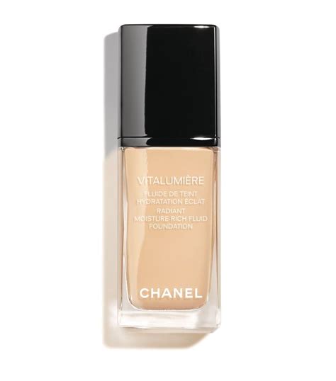 foundation chanel vitalumiere